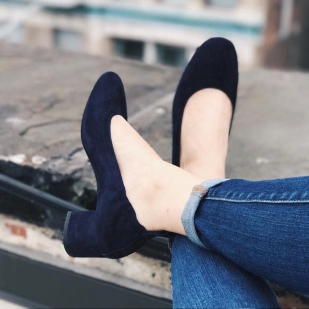 EVERLANE Velvet Day Heels Navy Blue